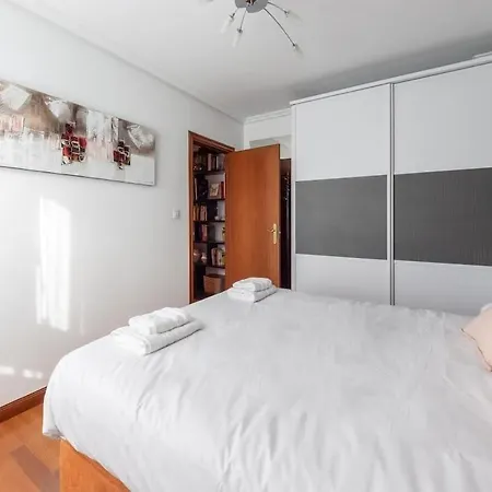 Gran Bilbao Xv With Parking By Aston Apartment Barakaldo